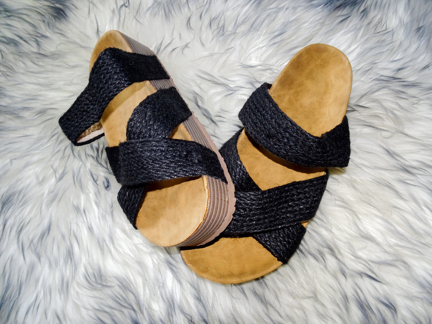 Taylor Criss Cross Sandals (Black)